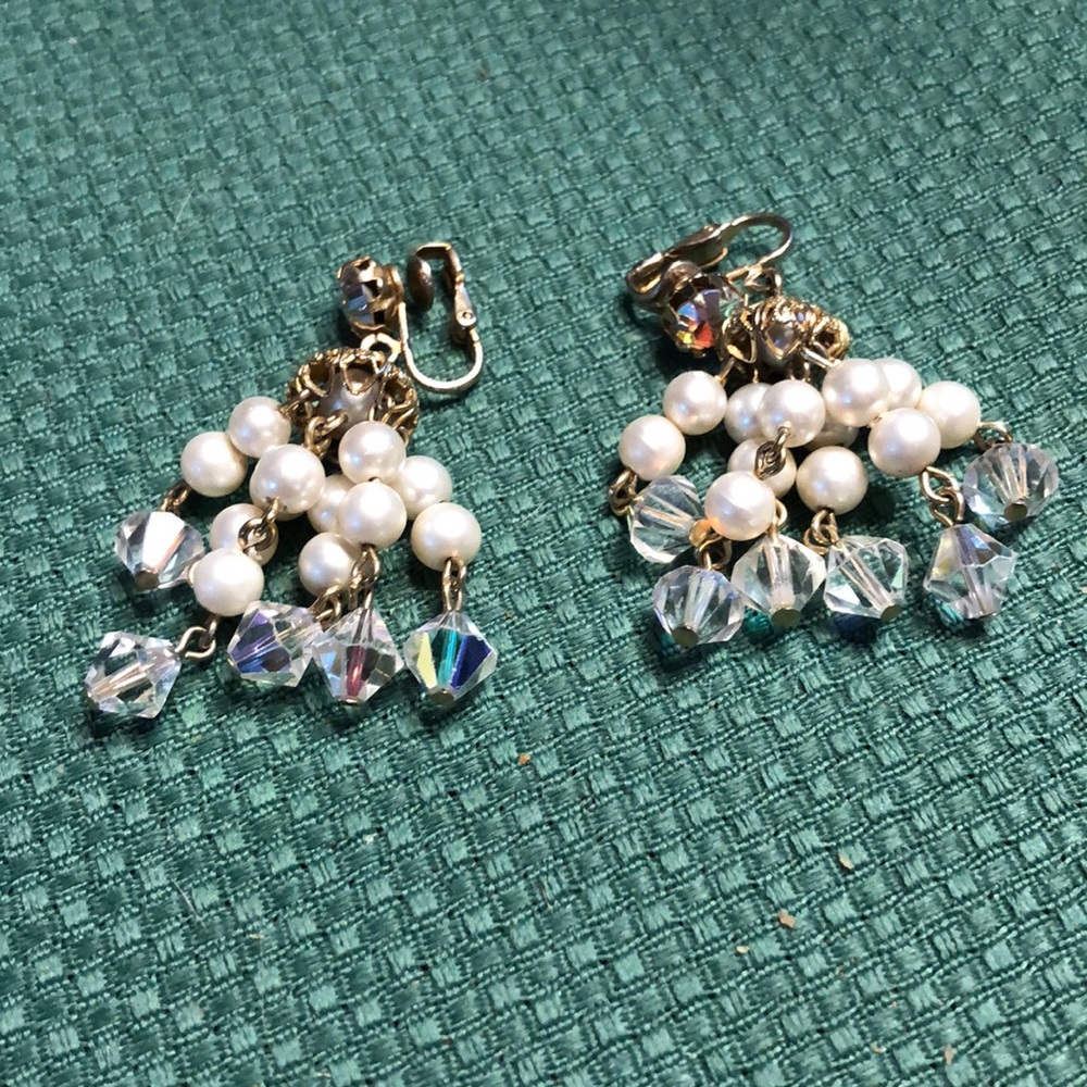 Vintage pearl and crystal dangle earrings